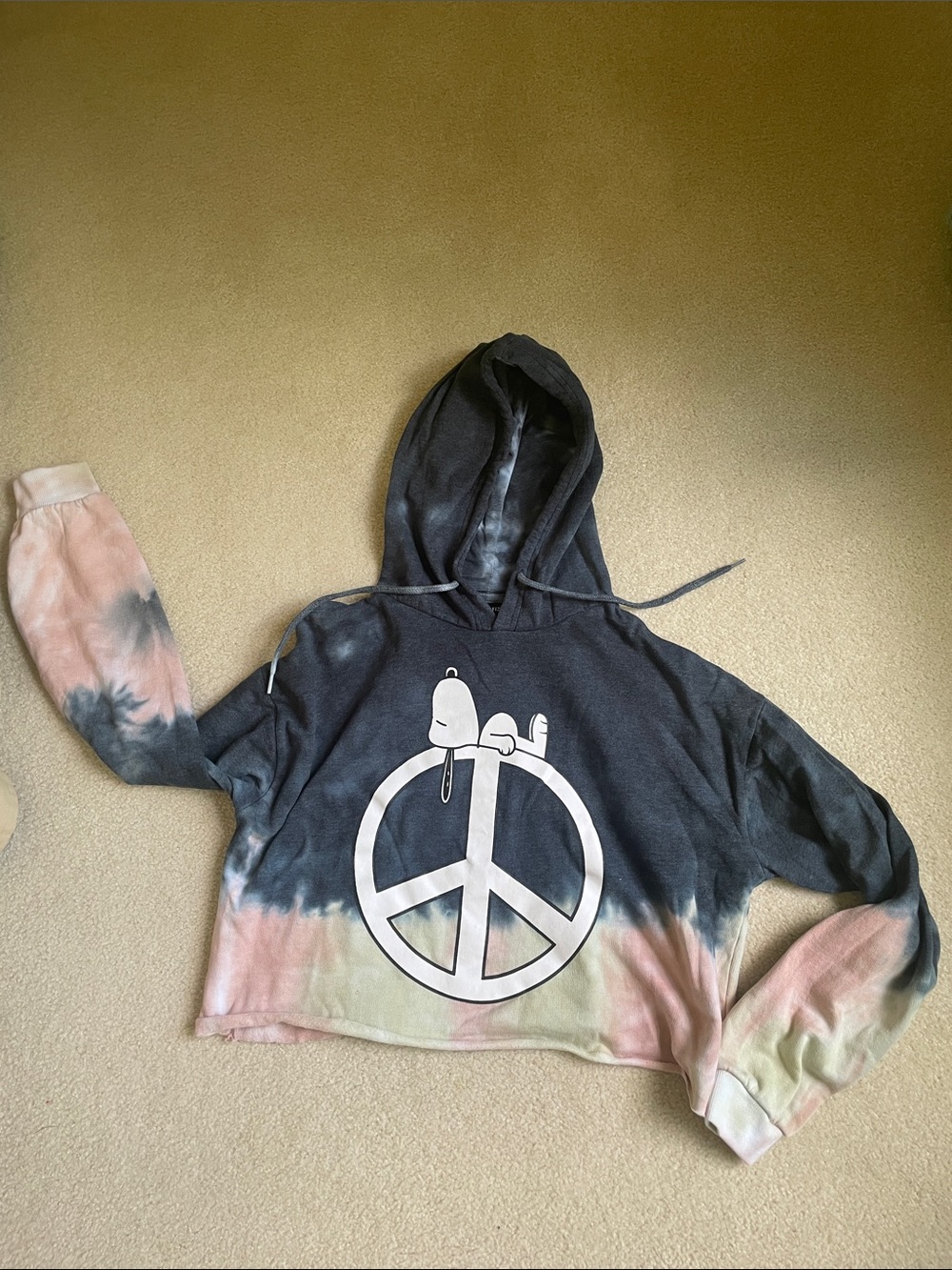 Snoopy Tie-Dye Cropped Hooded Peanuts Peace Sweatshirt Navy Pink